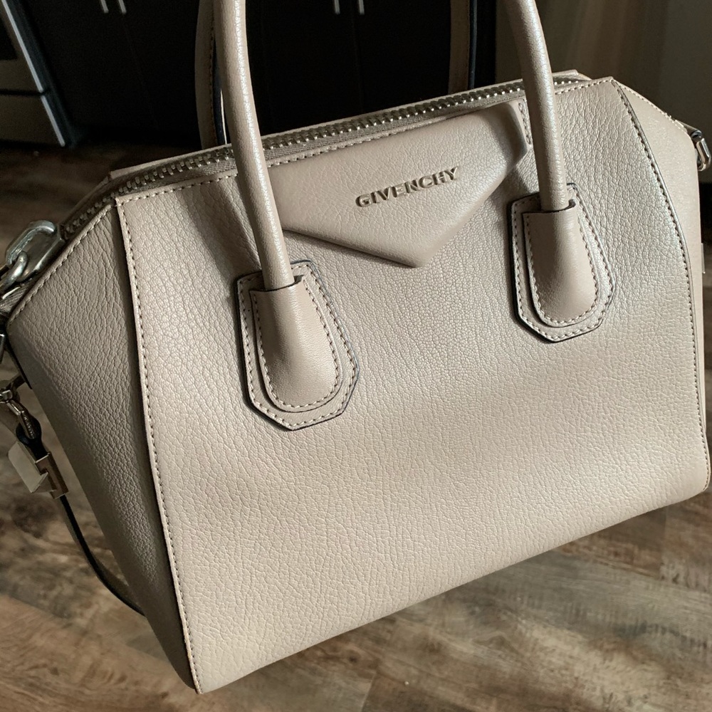 Givenchy Sugar 100% goatskin Small Antigona